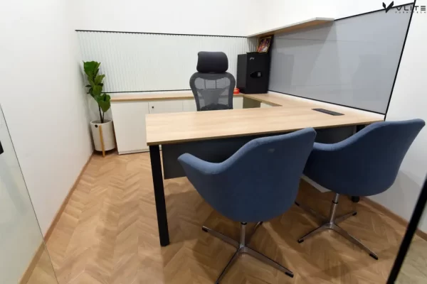 Choose the Right kind of Office Cabin Table for Optimum Use