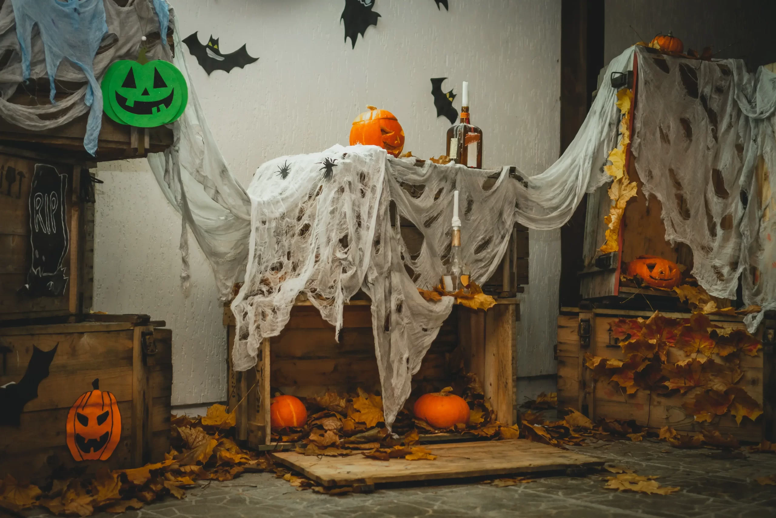 halloween yard decoration with halloween pumpkins