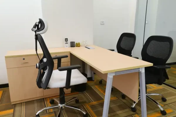 YesssWorks Pune Coworking L Shaped workstation with Pedestals Photos