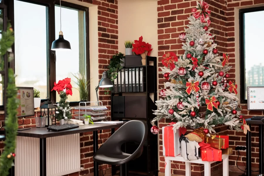 Christmas Decor Ideas for the Home Office 2