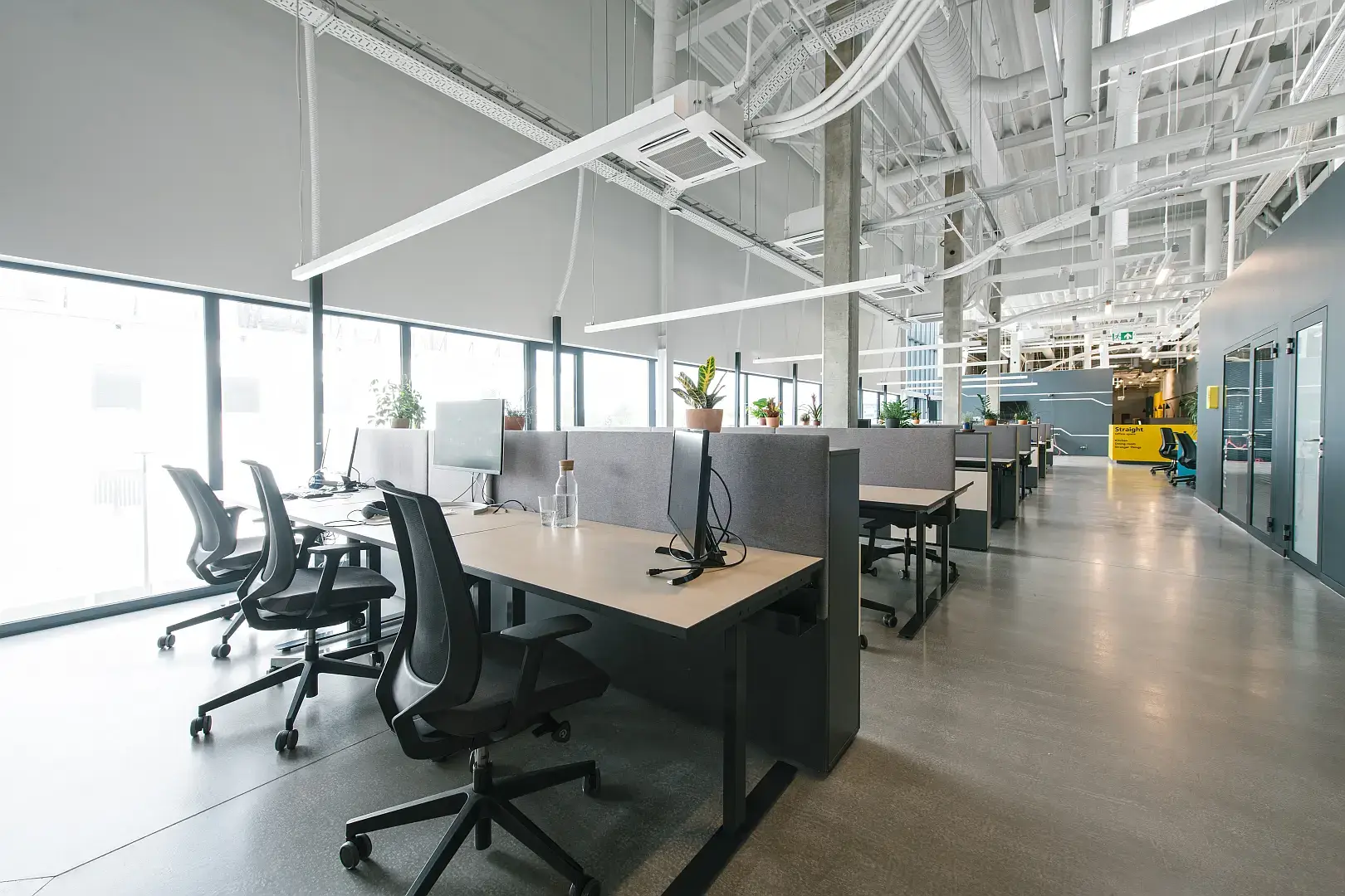 Creative Office Partition Design Ideas – Enhance Space and Privacy 5 office partition design